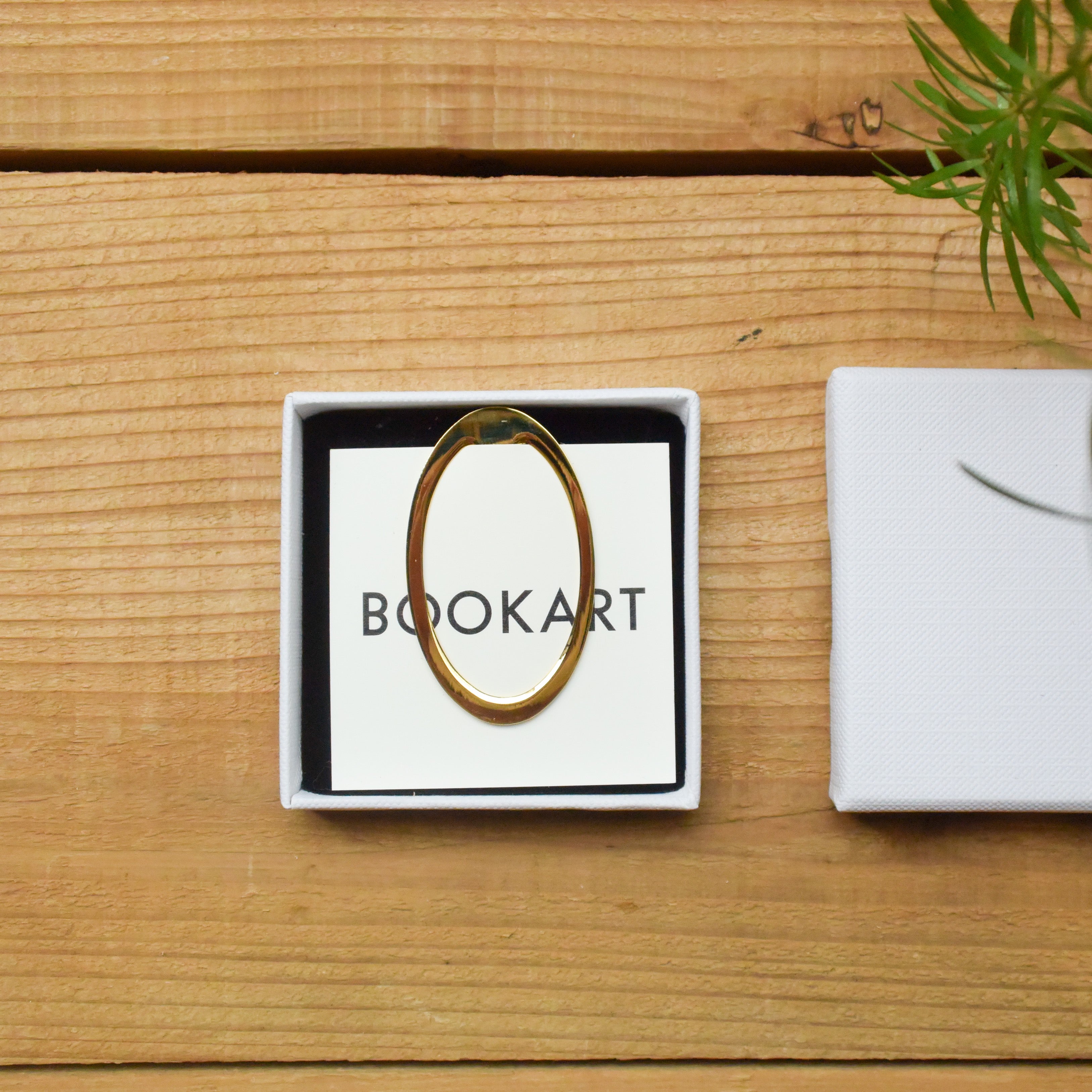 Bookmark_gold